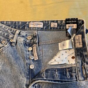 Lucky Brand 90's High Rise Blue Denim Jeans.